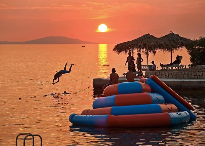 Mandrice База отдыха 3*