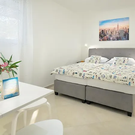 Mandrice منتزه العطل ماندري